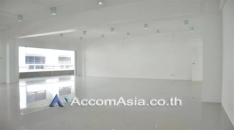  1  Office Space For Rent in Sukhumvit ,Bangkok BTS Phra khanong at Park Avenue AA14005